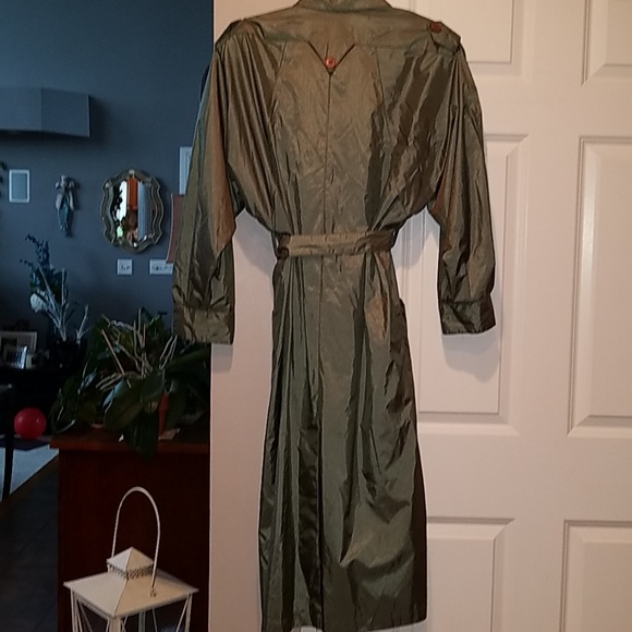 VINTAGE ALMOST PERFECT TRENCH COAT - Picture 3 of 3